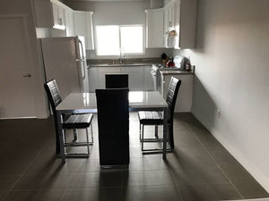 Mid City 2 floor 4 bedroom (Fits 11)